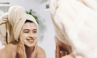 Απολέπιση προσώπου: το μυστικό για λαμπερή επιδερμίδα!